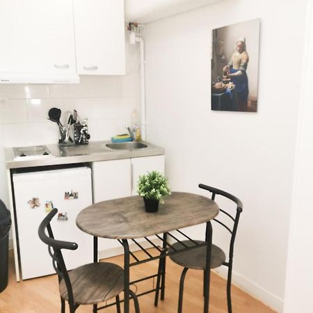 Studio Moderne, Lumineux Leilighet Paris Eksteriør bilde