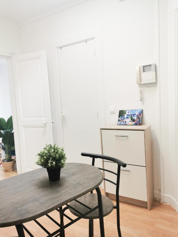 Studio Moderne, Lumineux Leilighet Paris Eksteriør bilde